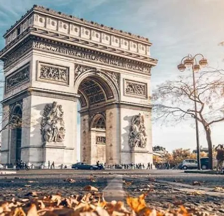 Chic Near Paris - La Defense